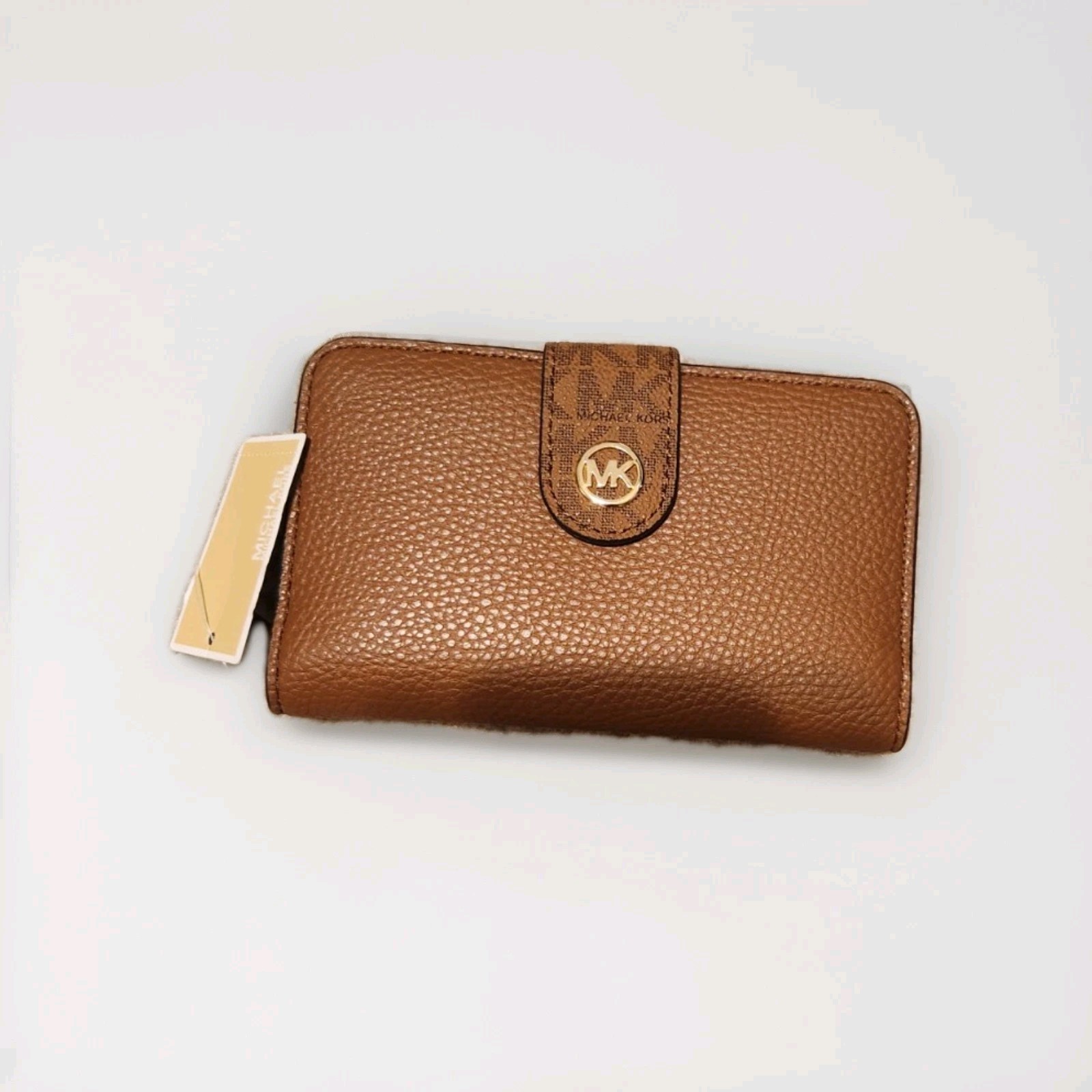 Medium Bifold Wallet - Tan 38s6gj6f8v