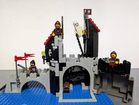 LEGO 6075 Wolfpack Tower 6038 Wagon Boat Lot Castle