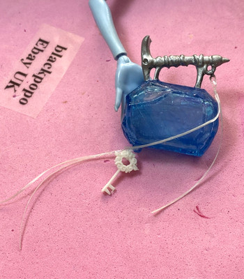 MONSTER HIGH Mattel Abbey Bominable Fang Stimme Puppe Tasche Zubehör Eiche Kunstteil