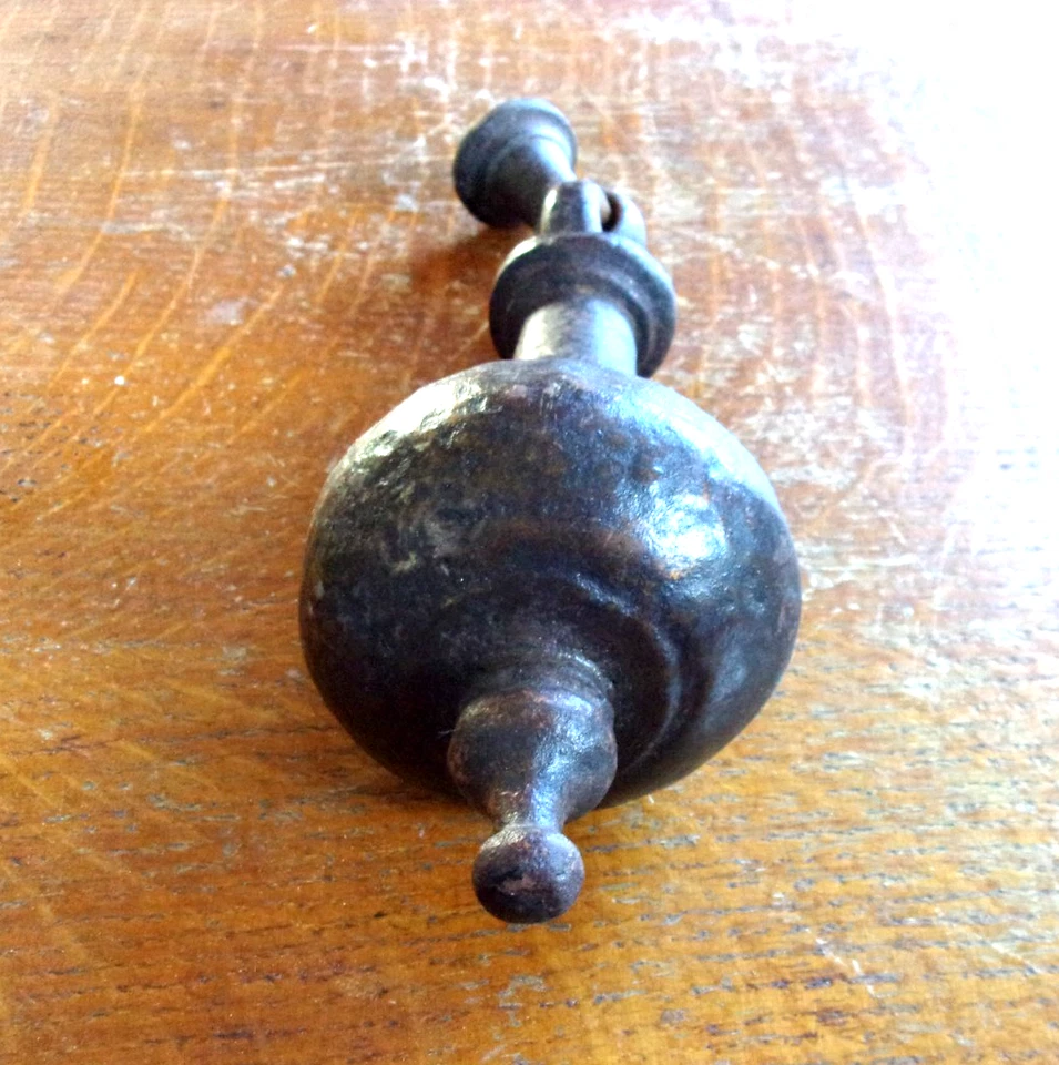 Ancien heurtoir , marteau de porte - bronze - Photo 2/4