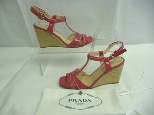 PRADA-Womens-Wedge-Heels-Size-36-6-Hot-Pink-Patent-Leather-Buckle-Strap-Italy
