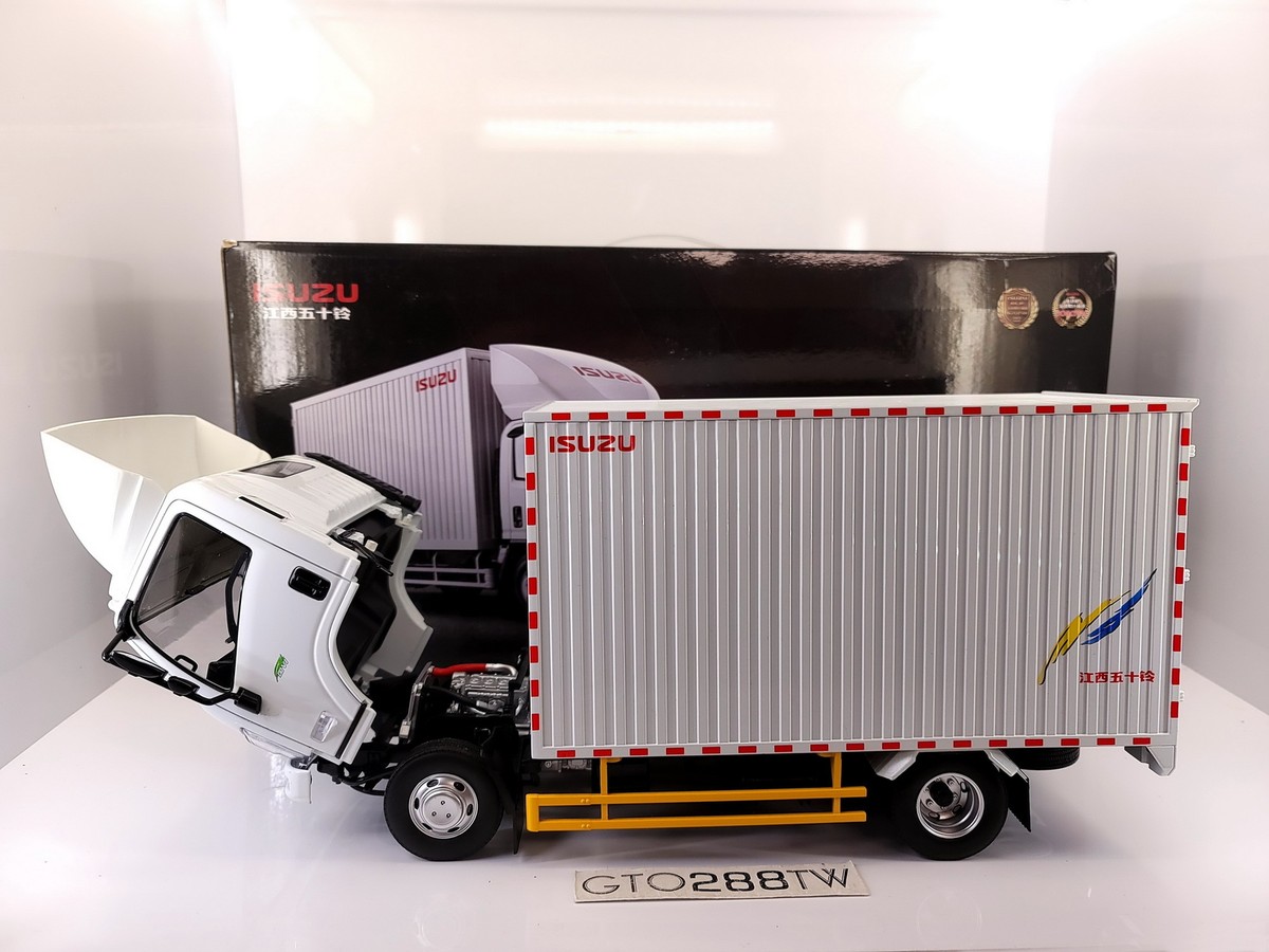 ISUZU ELF 1/18スケールダイキャストモデルトラック￼ Dealer OEM Edition 1:18 scale ISUZU ELF ES Deliver Truck