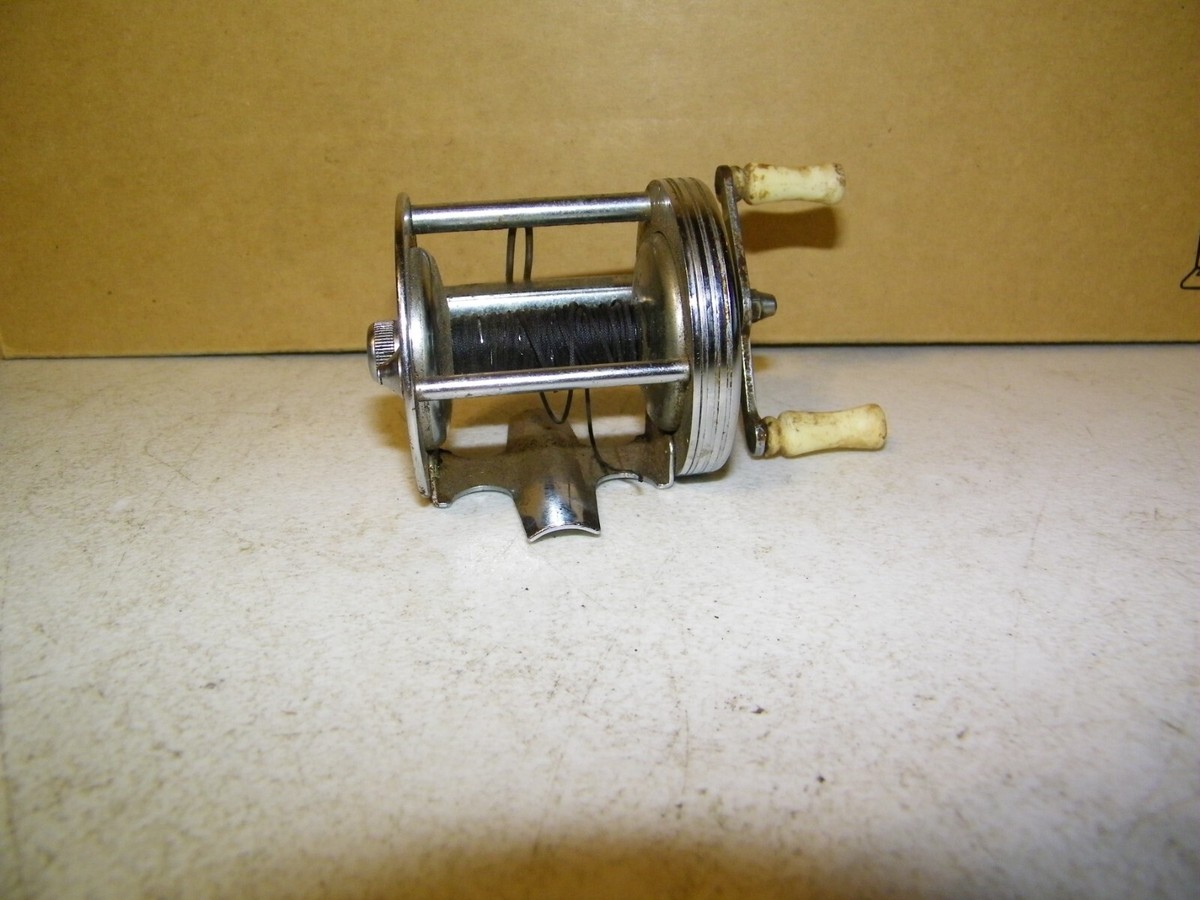 Moulinet de pêche vintage Ocean City modèle 1610 moulage très beau