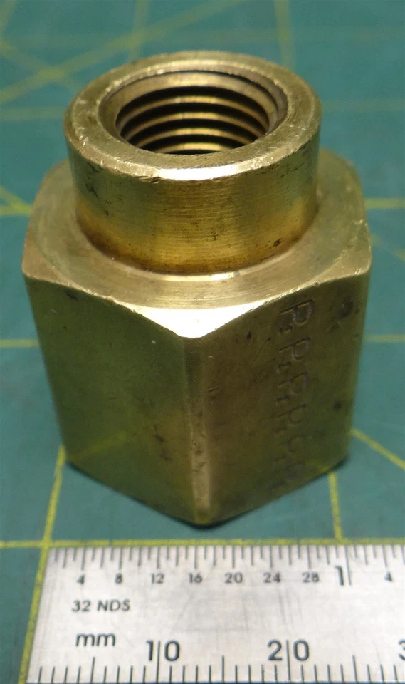 Parker Hannifin 208P-12-8 Brass Reducer Coupling 3/4" Female NPT X 1/2" Male NPT - Image 3 of 3