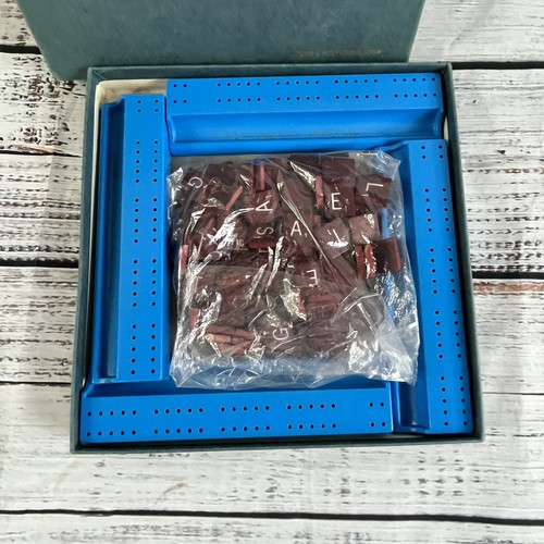 Vintage 1977 SCRABBLE DELUXE EDITION Rotating Turntable Game w Box Selchow & Rig - Picture 6 of 12