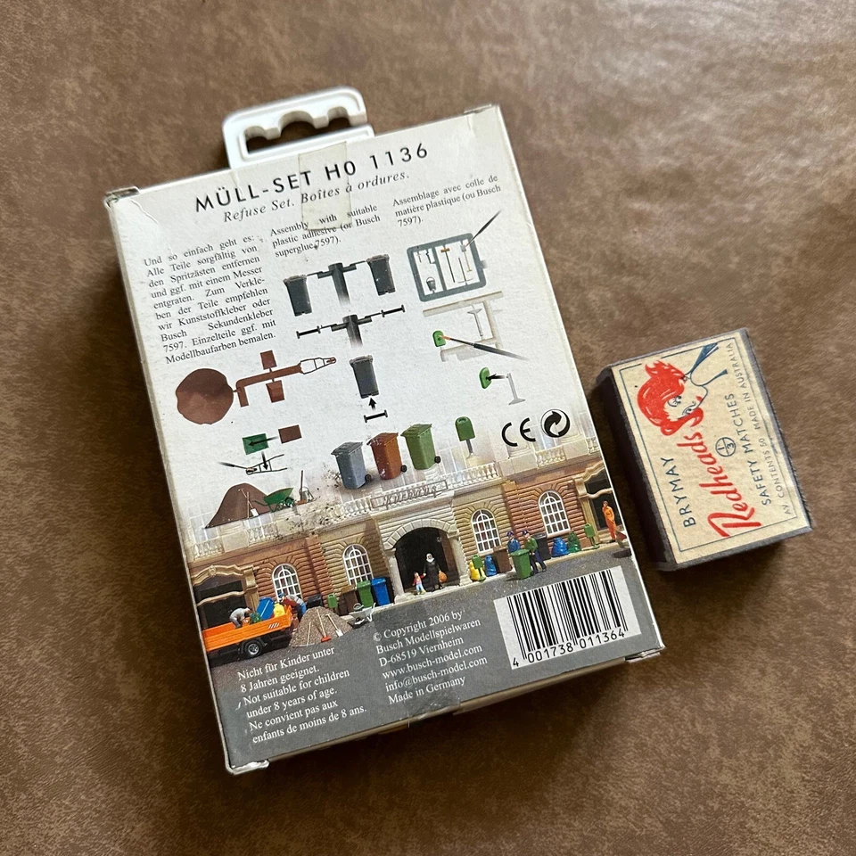 NEW OLD STOCK BOXED BUSCH HO 1136 1:87 SCALE REFUSE SET MADE IN GERMANY - Image 4 of 4