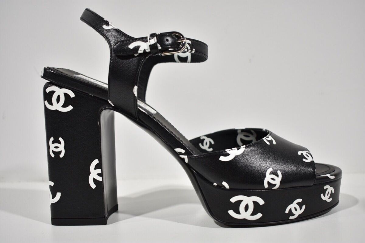 Chanel 22S Black White Lambskin CC Logo Platform Strap Block Chanel 22S Black White Lambskin CC Logo Platform Strap Block