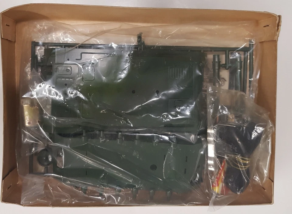 1/50 GERMAN MEDIUM TANK PZ-KPFW IV motorized Crown Model Japan Kit 157 - Immagine 4 di 4