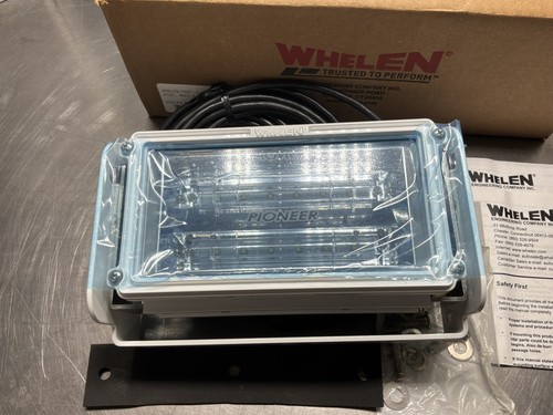 Whelen Pioneer Horz Bail Single LED Flood Light Model PFA1 - Afbeelding 7 van 12