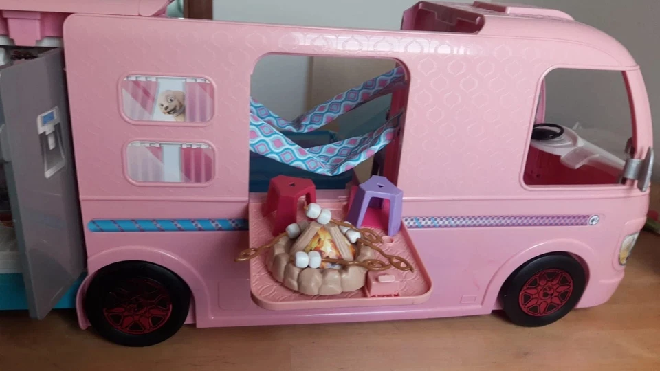 BARBIE CAMPER DEI SOGNI GIOCATO POCHISSIMO E QUASI COMPLETO DI ACESSORI + ACESSO - Imagen 4 de 4