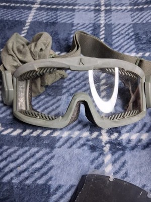 USGI ARMY REVISION DESERT LOCUST GOGGLES w/SMOKE LENS FOLIAGE GREEN and UCP case