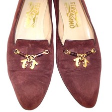 Vintage Salvatore Ferragamo Suede Pumps Women s 7.5 Italy Gold Charm Detail