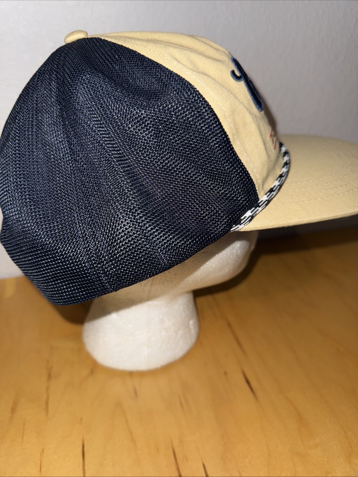 Picture 3 of 6