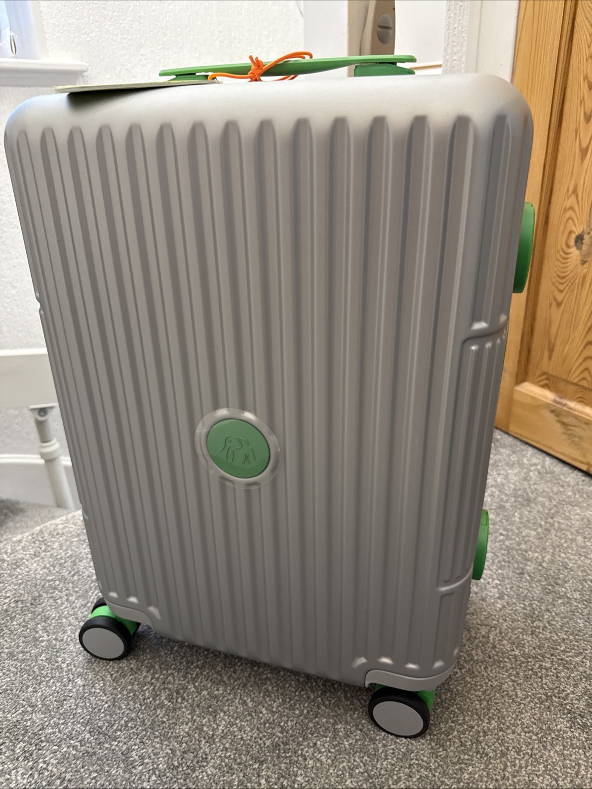 Estuche de cabina Drunk Elephant aeropuerto gris verde cerradura TSA nuevo sin usar