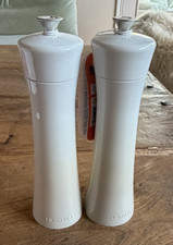 Le Creuset Acrylic Modern Manual Salt & Peppe...