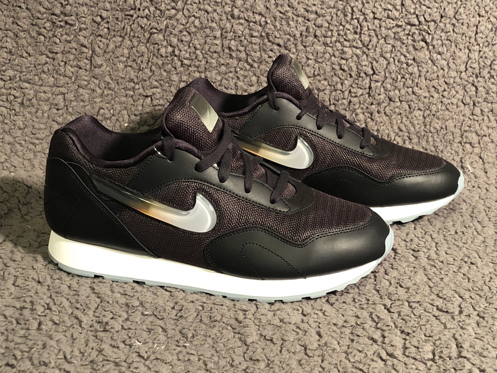 nike outburst premium