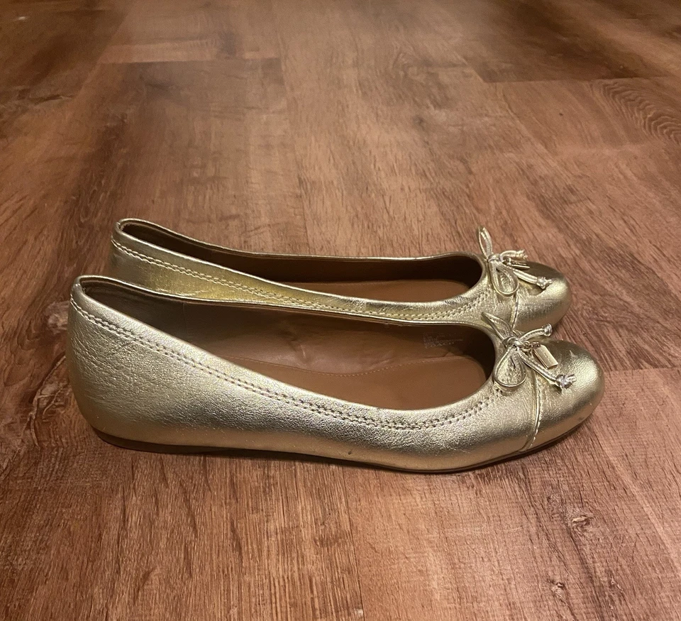 Женские балетки Coach золотистые теперь размер 6,5 рабочие повседневные официальные без шнурков - Изображение 3 из 4