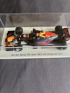 1/43 Spark S5037 Red Bull RB13 3rd Chinese GP 2017 Max Verstappen