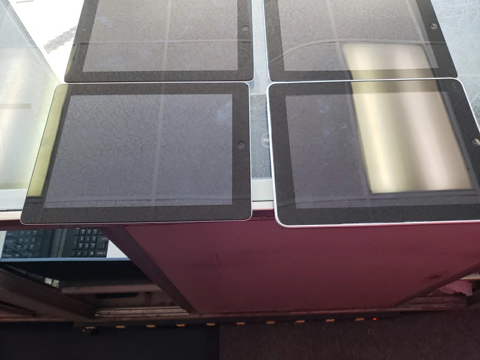 LOT 5 IPAD 2ND GEN & 1 IPAD IST GEN PASSWORD LOCKED FREE SHIP Tested Working - Image 3 of 4