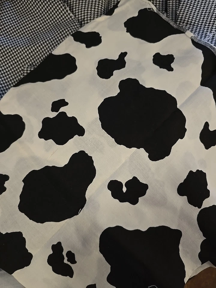 Craft Fabric Remnants Black White Baby Houndstooth Cow - 1 Pound - Image 4 of 4