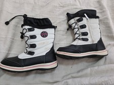 TOTES Insulated Winter Boots Black and White with Pink Stitching Size 3 Big Kids