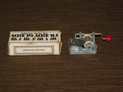 VINTAGE MINI MUSIC BOX MACHINE KNOBLER HURDY GURDY PLAYS GREENSLEEVES