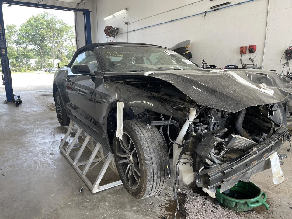 Conjunto de bomba y motor ABS usado se adapta a: montaje Ford Mustang 2017 desde el 30/03/15 Foto 4 de 4