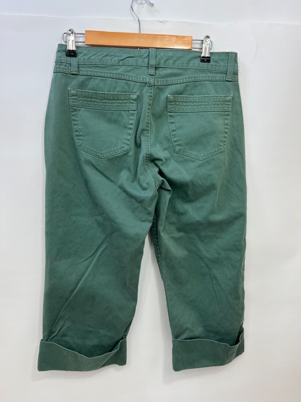 BANDOLINOBLU Olive Green Capri Pants Womens Size 6 Gem