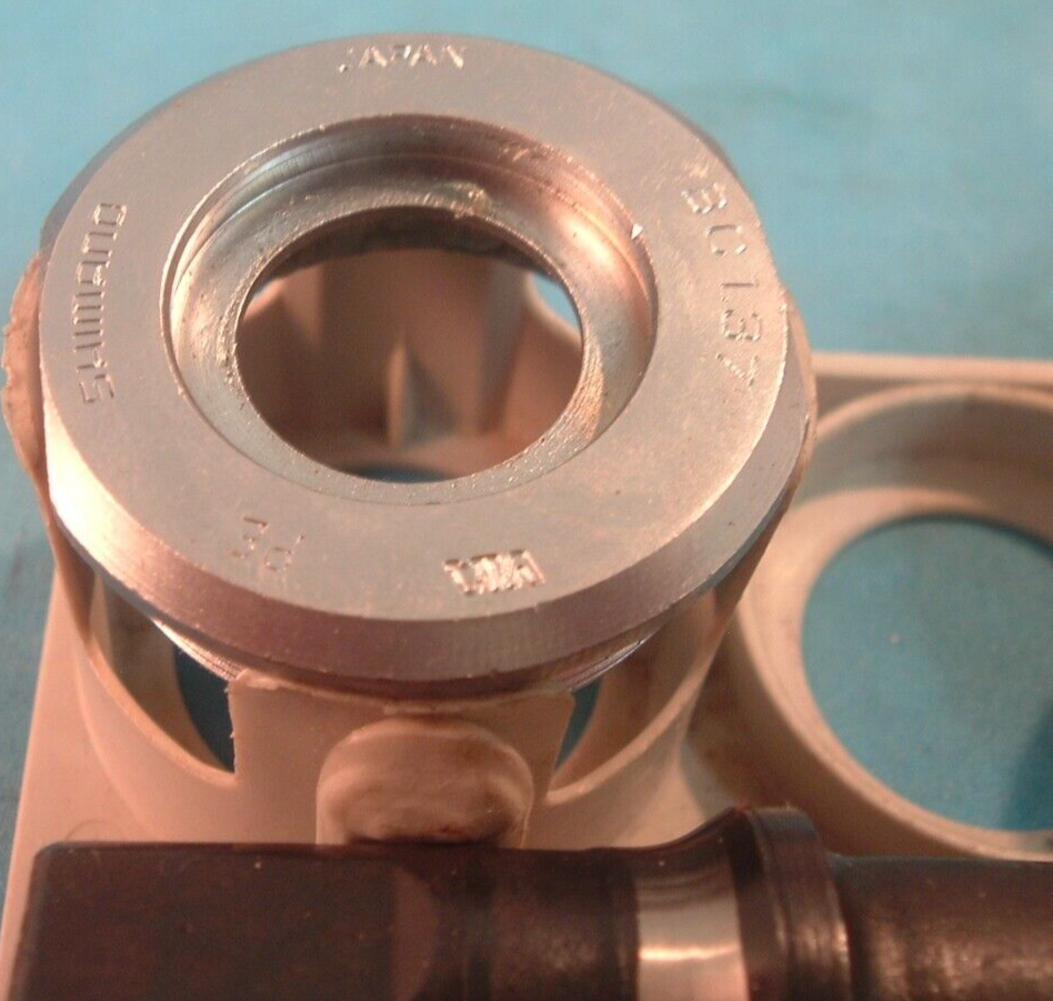 VINTAGE NOS NEW Shimano 600 Ultegra BB-6400 70 x 115mm Italian bottom bracket EUR 38,46 - FR