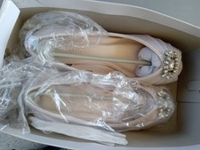 David's Bridal Soft Pink Petal 1 1/2" Wedge Shoes Size 8.5 