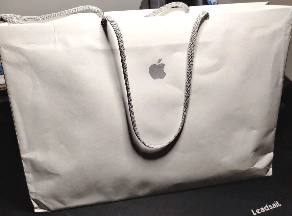 Apple MacBook Pro 14" M2 Max · 96GB · 1TB, photo 1 of 5