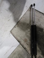 Verin de hayon / de capot Hyundai TRAJET