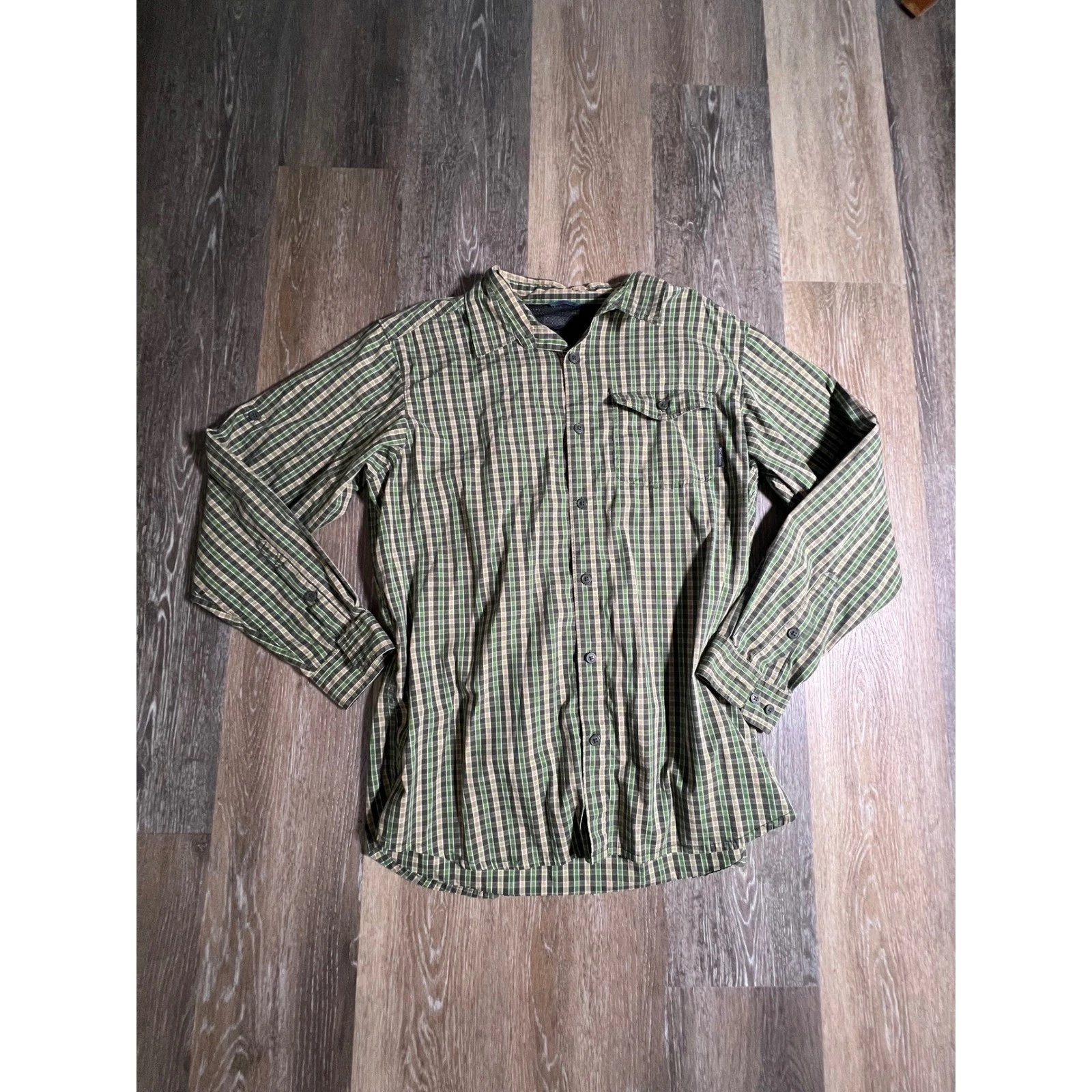 Columbia Plaid Button Down Shirt Mens L Green Tan Long Sleeve Hiking Utility