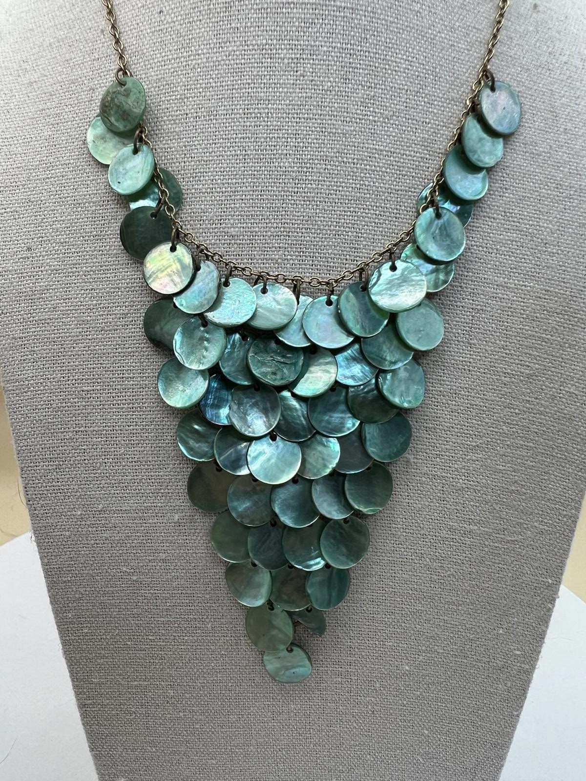 Green Shell Disc Statement Necklace - image 1