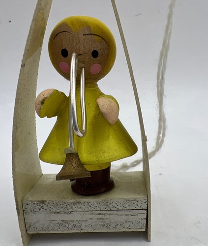 Adorno vintage Kurt Adler madera pintado a mano niña tocando cuerno JAPÓN - Imagen 5 de 7