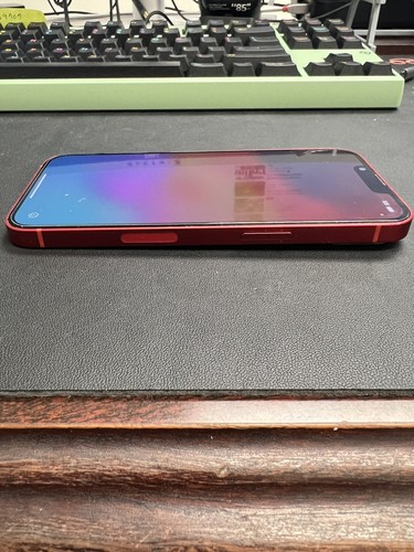 Apple iPhone 13 - 128 Go - Lot Rouge (Désimlocké) avec coque, protection écran - Photo 7 sur 11