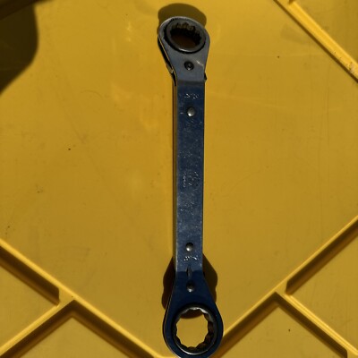 Mac Tools USA ROW24282 3/4'' x 7/8'' SAE Offset Ratcheting Box Wrench 12 Point