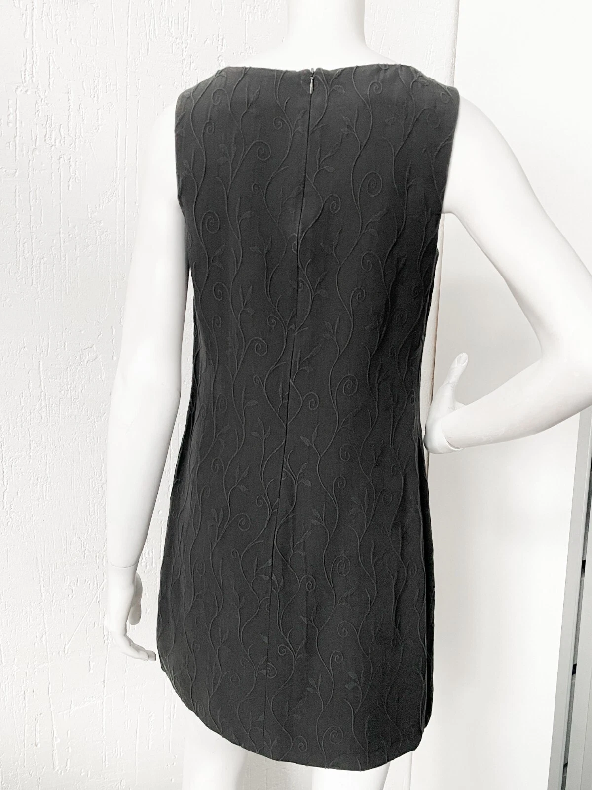 Versace Jeans Couture mini abito nero con fiori ricamati Taglia M (44IT)