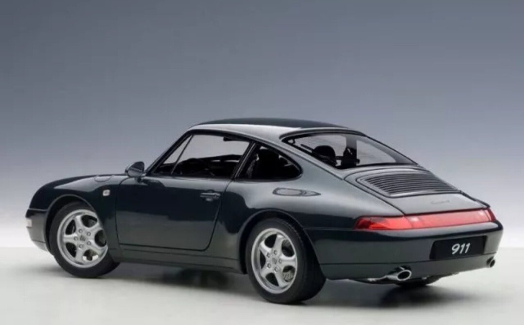 Porsche 911 (993) Carrera 1995 Dark Green 1/18 Autoart 78134