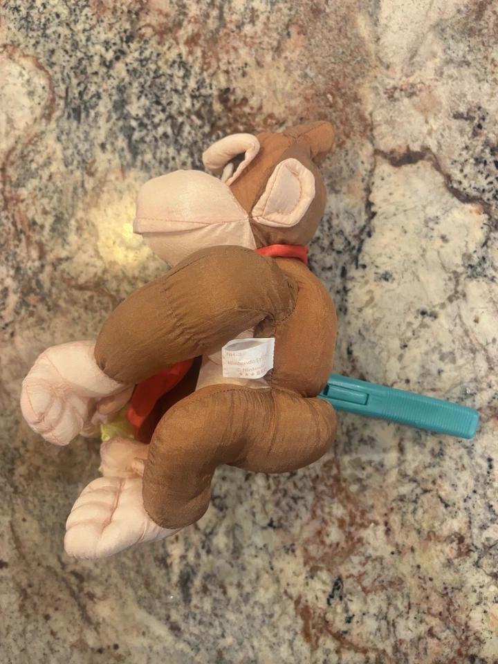 Boneca de brinquedo Donkey Kong pelúcia 9" Banpresto 1996 tafetá martelo estridente Japão - Imagem 2 de 4