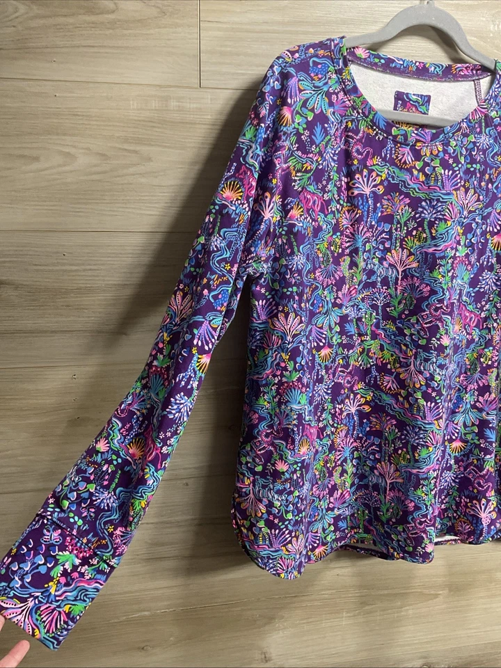 Top Pullover Lilly Pulitzer UPF50+ Luxletic Blythe Púrpura Colonia Conga XL Berry Foto 2 de 4