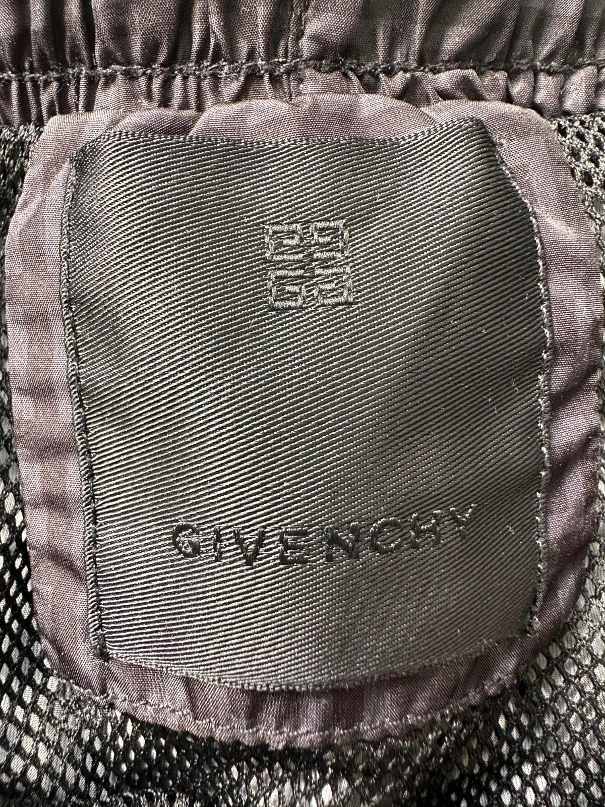 Givenchy authentic monogram pull on classic moder… - image 6