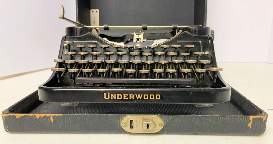 Vin 1930-х Underwood портативный 4 банка модель E пишущая машинка в чехле - Изображение 4 из 4