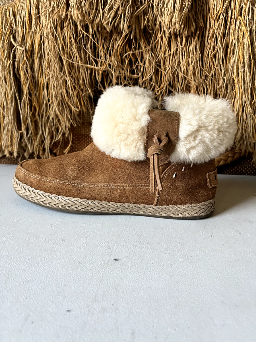 UGG ブラウン モカシン size6 【公式通販】 UGG ブラウン モカシン