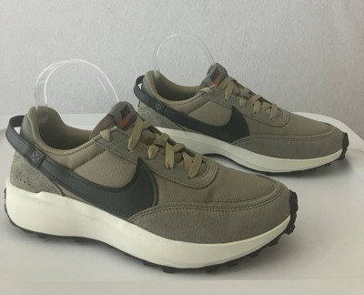 Nike Waffle Debut SE Mens Shoes Sneaker Running Size 8 Green Olive/Dk Smoke Grey