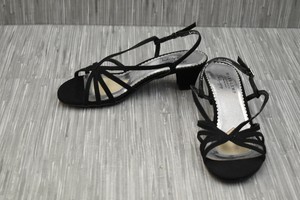 walking cradles leash