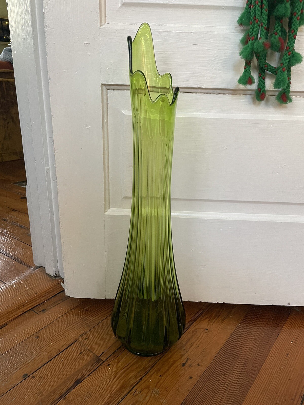 Mid Century L.E. Smith Swung Glass Floor Vase 24” Green eBay