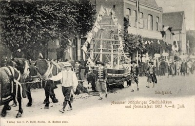 Postcard Husum in North Frisia, pageant with horses, people in... - 11290973