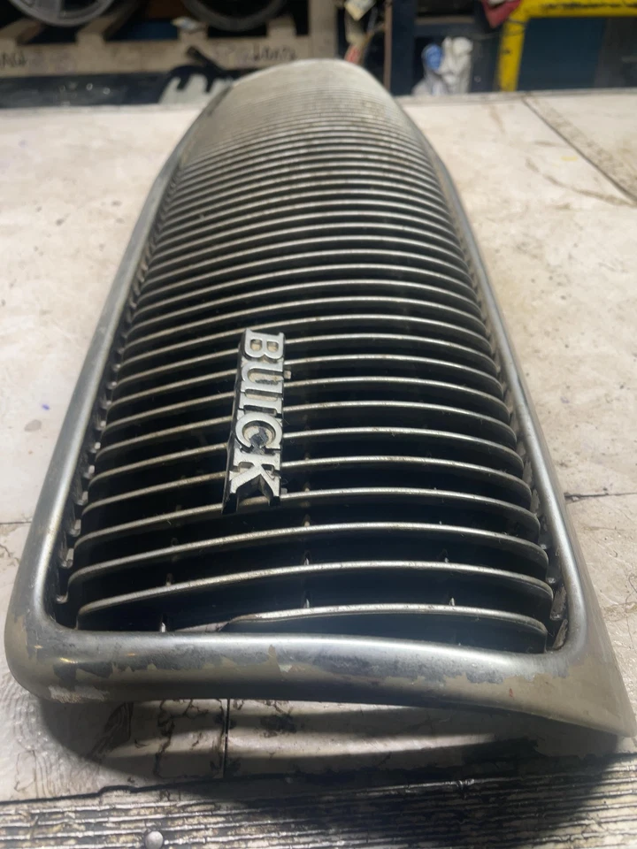 Rejilla BUICK CENTURY 91 92 93 94 95 96 Foto 2 de 4