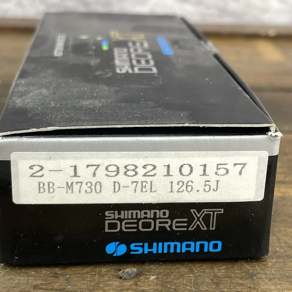 Shimano Deore XT BB-M730 Bottom Bracket Set 126.5mm Vintage MTB Sealed NOS New - Image 2 of 4